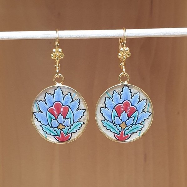 Illuminierte H&auml;ngeohrringe orientalische Blume blau