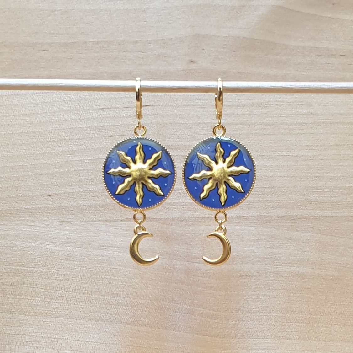 Boucles d'oreille pendantes soleil et lune or