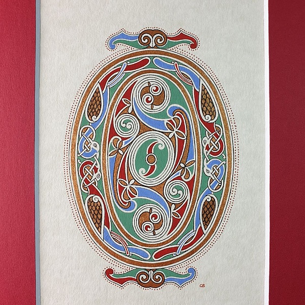 Lettre O enluminée aux motifs celtiques de style insulaire.