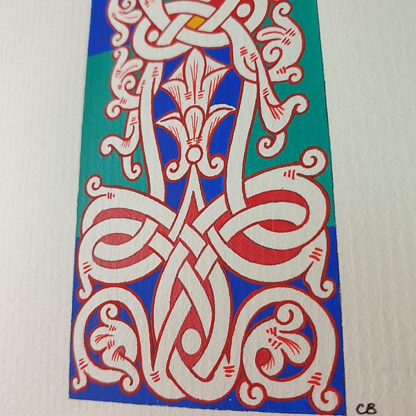 Lettre I enluminée avec entrelacs décoratifs style roman.